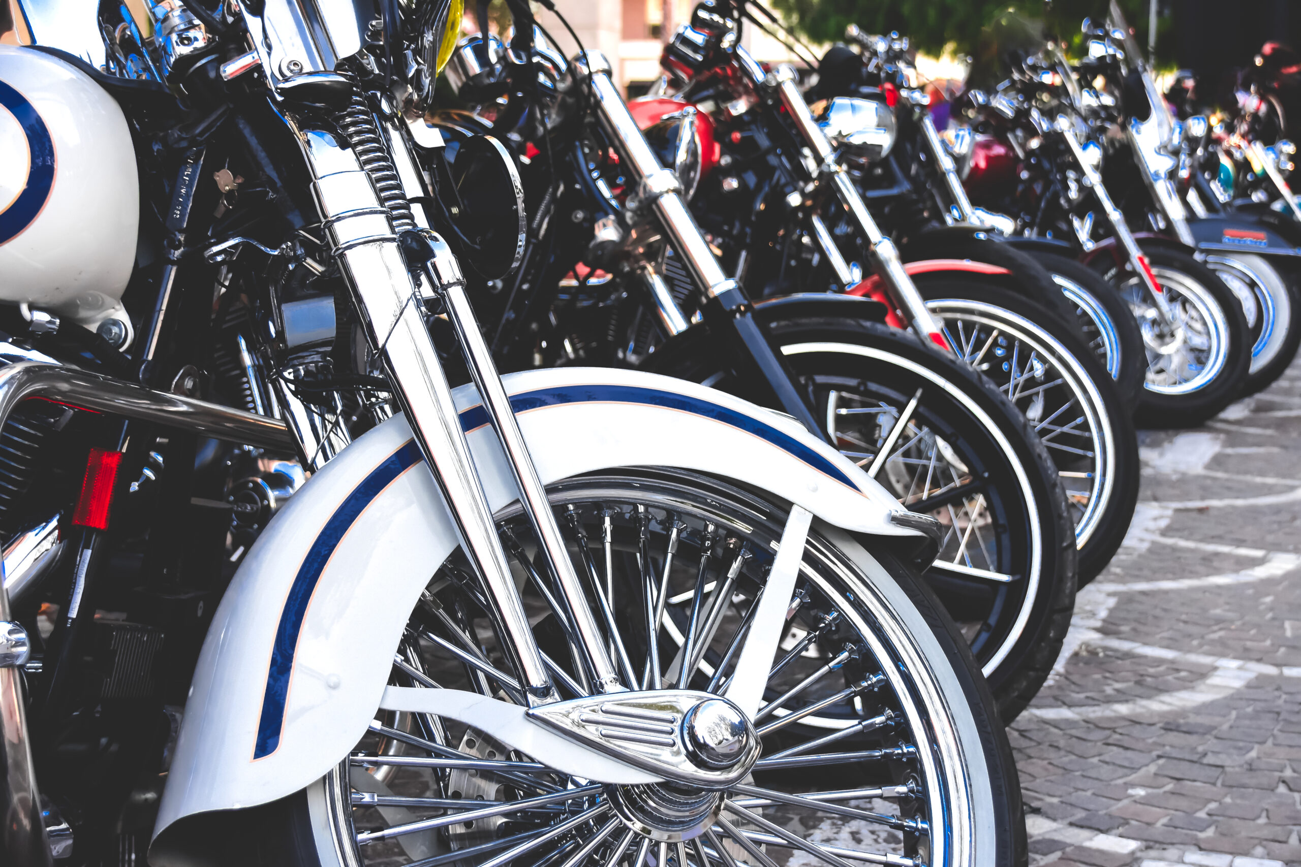 A,Line,Of,Vintage,And,Cool,Motorcycles,Parked,On,A